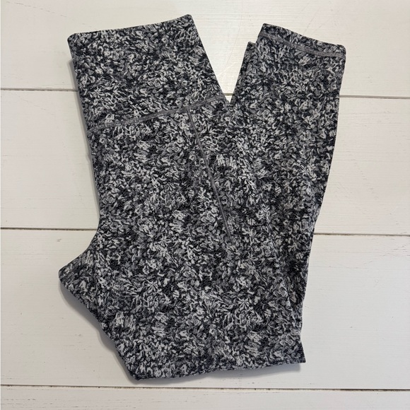 Athleta Salutation Stash Pocket Leggings - Picture 1 of 4